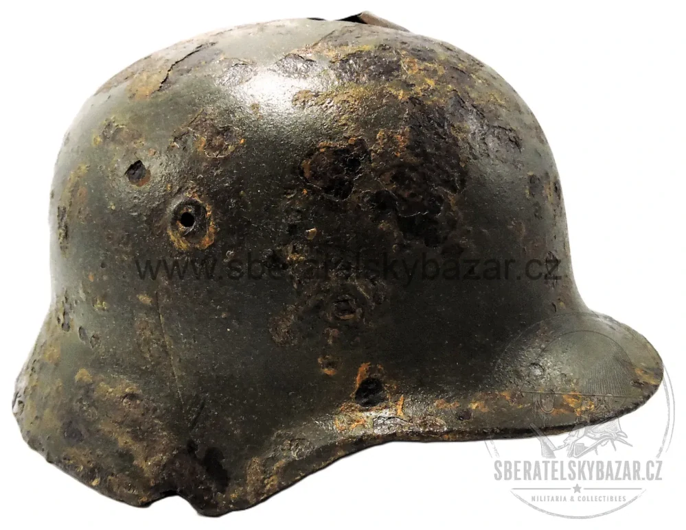 Německá přilba Wehrmacht M40 – originál WWII, původní barva