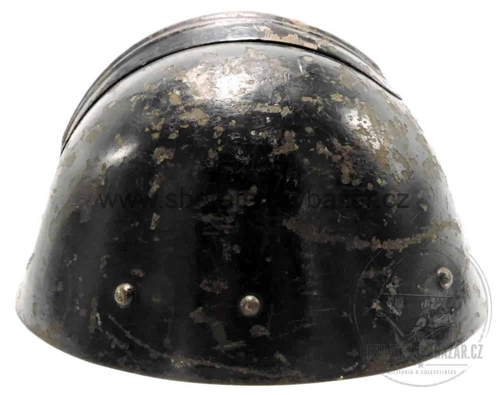Přilba vz.32 s hřebenem první republika