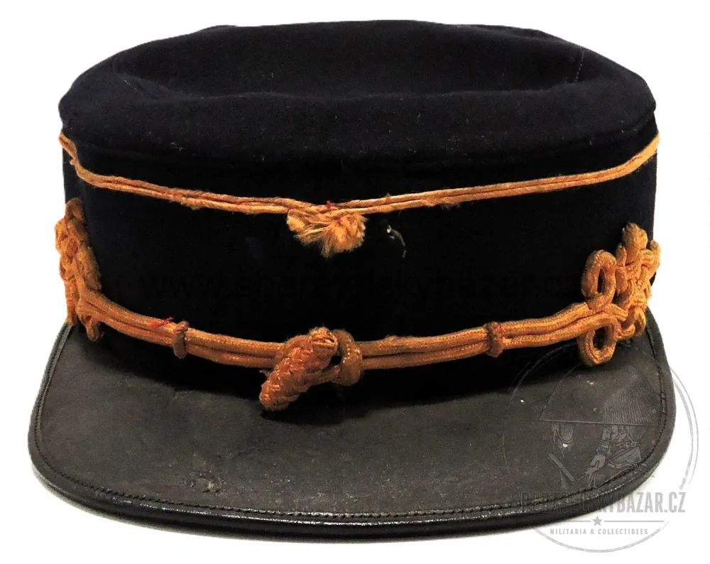 Stará hasičská čamarová čepice – výrobce Lázně Poděbrady