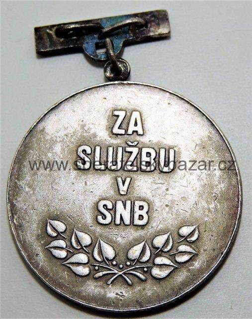 Medaile Za službu v SNB - Jiné očko uchycení stuhy