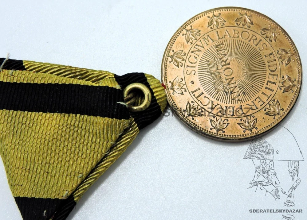 Čestná medaile za 40 let služby na vojenské stuze XXXX ANNORUM
