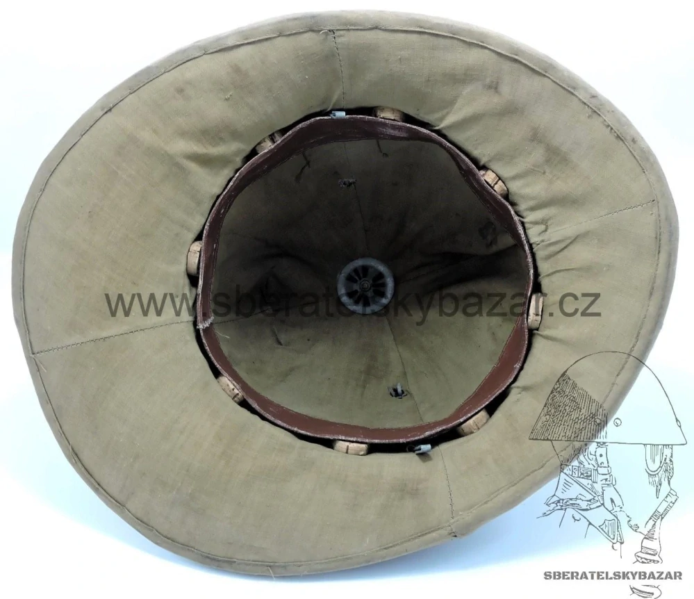 Italský válečný klobouk M28 WWII