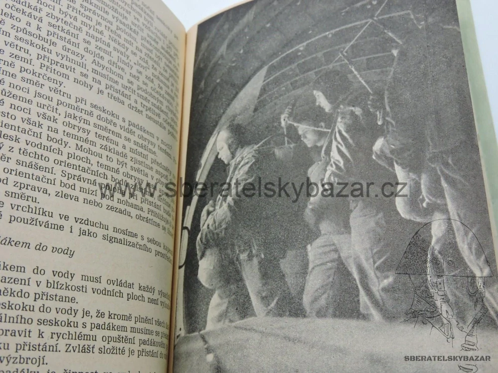 Příručka pro výsadkáře ČSLA 1961 - VÚ Klecany