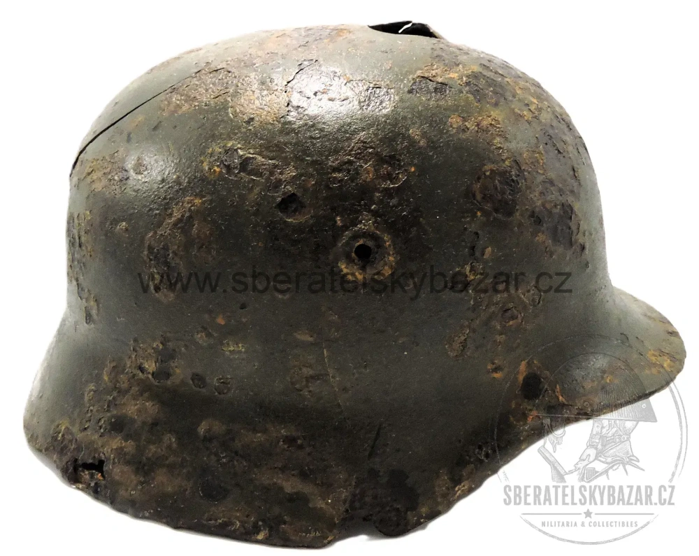 Německá přilba Wehrmacht M40 – originál WWII, původní barva