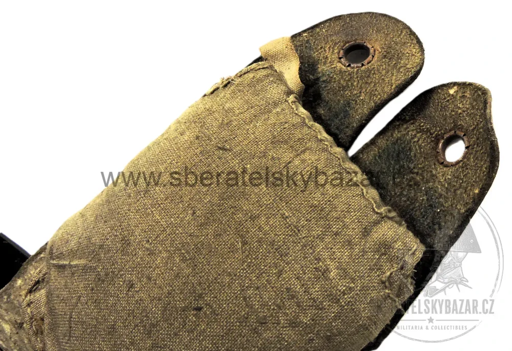 Přilba vz.32 s hřebenem první republika