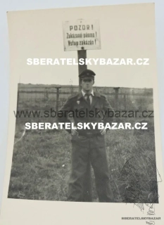 Fotografie Pohraniční stráž - originál - cedule zakázané pásmo! 