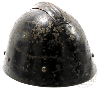 Přilba vz.32 s hřebenem první republika