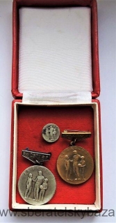 Odznak držitele veřejného uznání ČSTV Za zásluhy I a II. stupně + miniatura