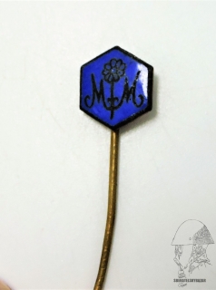 odznak monogram MM